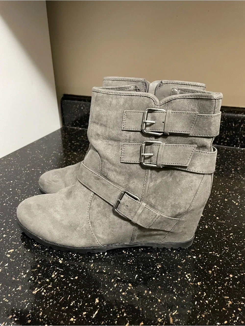 UNISA Women's SUEDE ANKLE BOOTS Gray 4